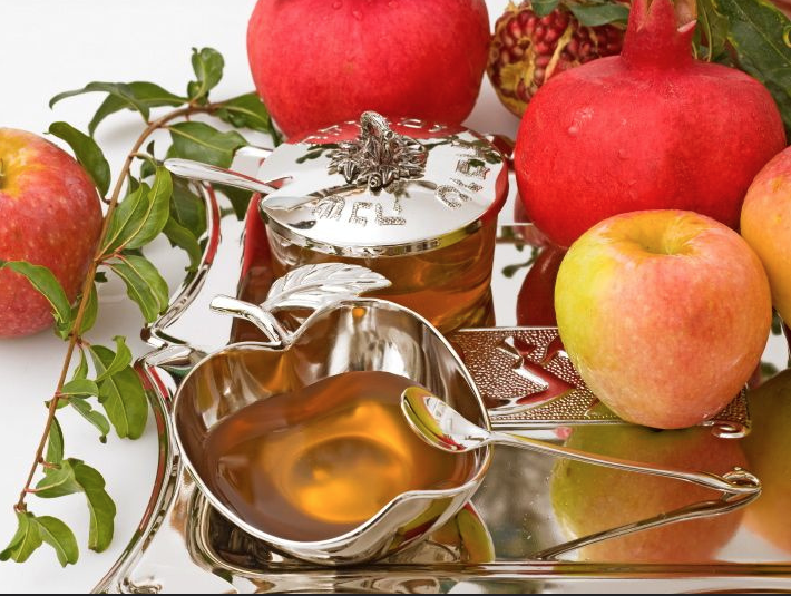  Rosh Hashanah Apples and Honey